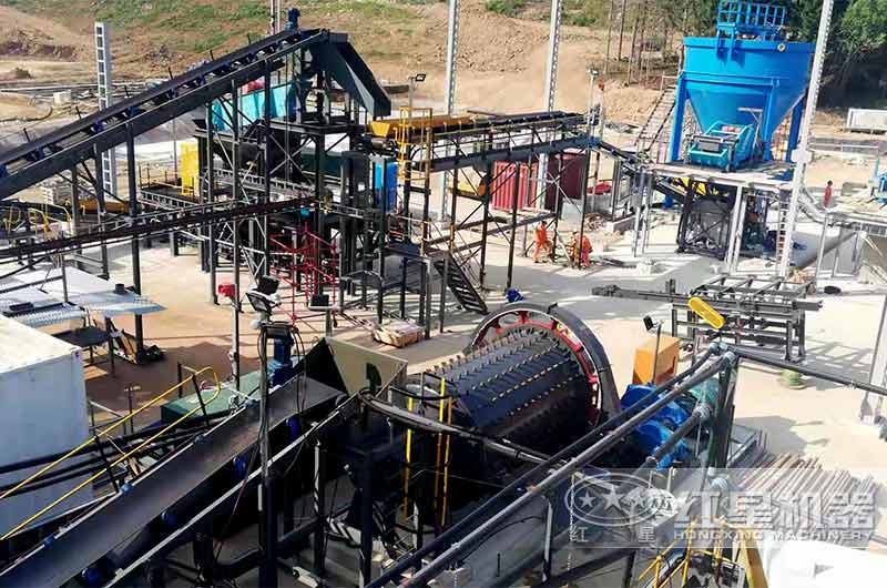 時(shí)產(chǎn)20噸石英石球磨機(jī)現(xiàn)場(chǎng) 時(shí)產(chǎn)20噸石英石球磨機(jī)現(xiàn)場(chǎng)