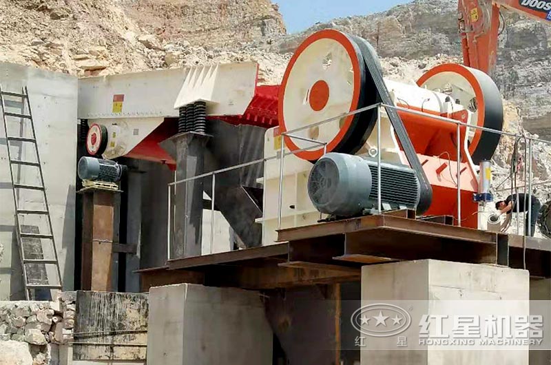 顎式破碎機現(xiàn)場 顎式破碎機現(xiàn)場