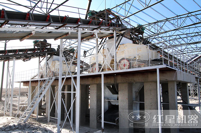 大型砂石料生產(chǎn)線使用反擊式破碎機現(xiàn)場 大型砂石料生產(chǎn)線使用反擊式破碎機現(xiàn)場