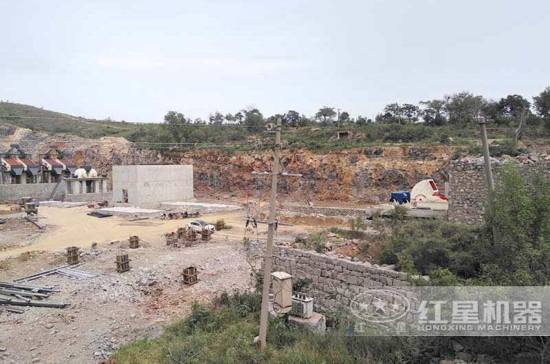 方案一重錘式破碎機配置現(xiàn)場 方案一重錘式破碎機配置現(xiàn)場