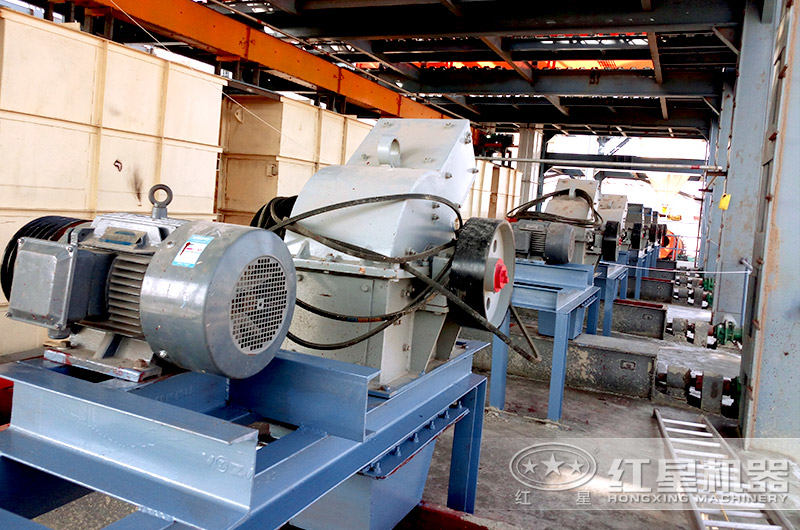 PC600×400小型錘式破碎機現(xiàn)場 PC600×400小型錘式破碎機現(xiàn)場