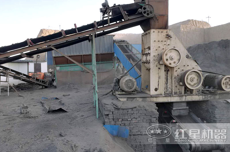 煤礦雙級粉碎機現(xiàn)場實拍 煤礦雙級粉碎機現(xiàn)場實拍