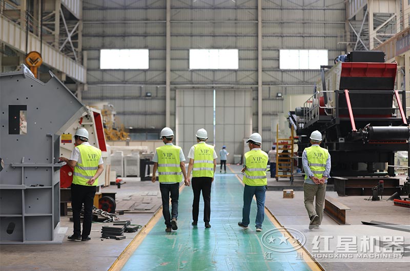 客戶參觀紅星機(jī)器加工車間 客戶參觀紅星機(jī)器加工車間